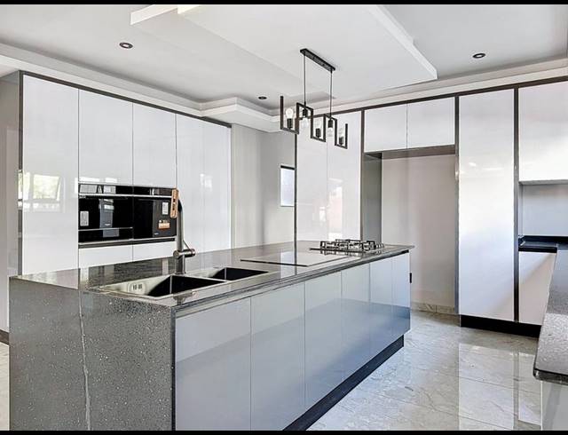 6 BEDROOM HOUSE FOR SALE IN SIX FOUNTAINS RESIDENTIAL ESTATE